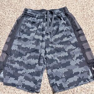 Nike Dri-Fit Boy’s / Kids Size Large Black and Gray Patterned Shorts Dri Fit